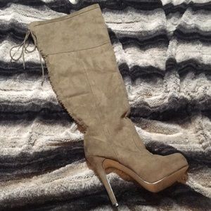 Super Thigh High Heeled Boots